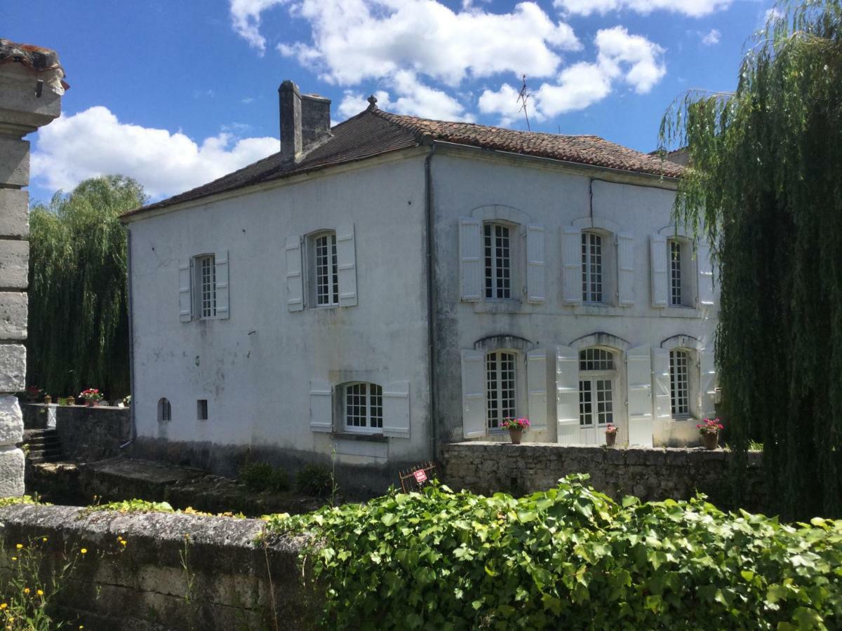 La Maison Du Pont La Rochebeaucourt-et-Argentine Exterior foto